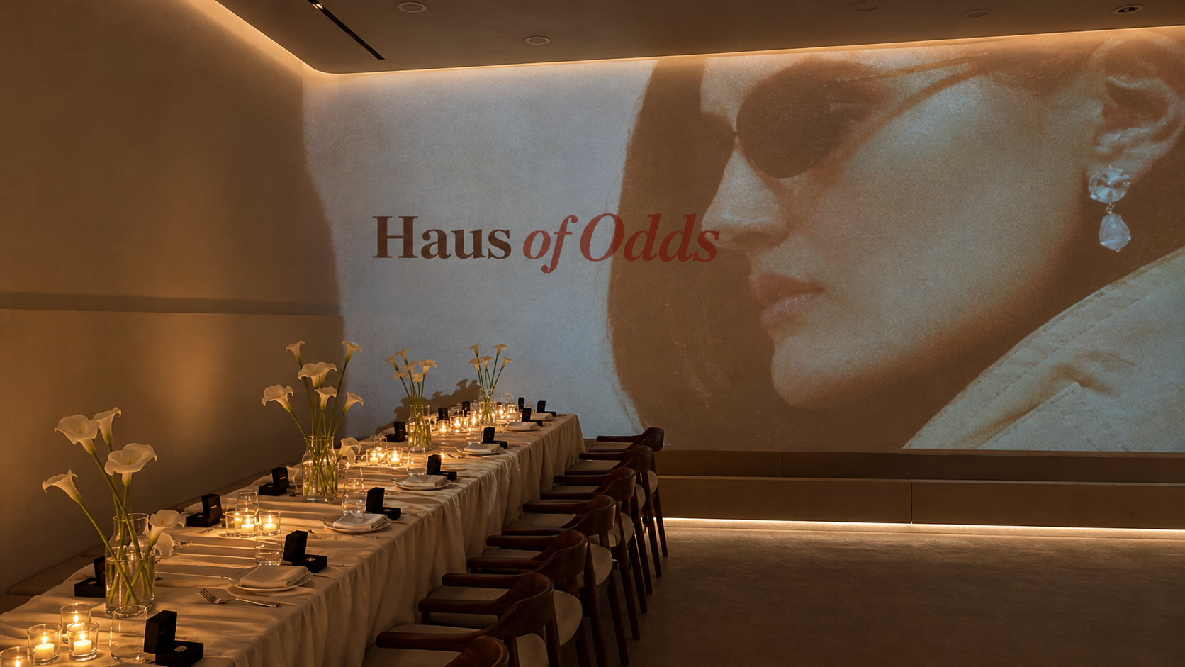 Haus of Odds Event mit Projektion des Markennamens